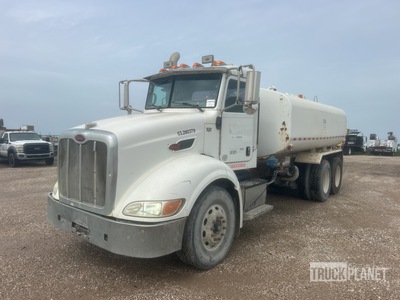 2011 Peterbilt 384 6x4 Water Truck