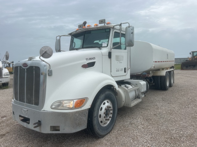 2011 Peterbilt 386 6x4 Water Truck 2011 Peterbilt 386 6x4 Water Truck