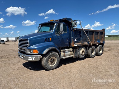 2001 Sterling LT8500 8x4 Tri/A Camión dumper