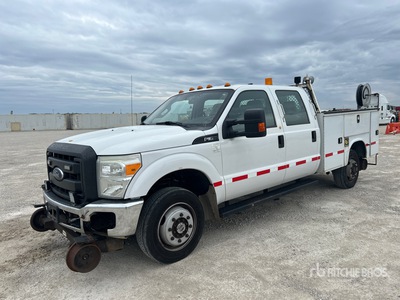 2015 Ford F-350 XL 4x2 Crew Cab Utility Truck