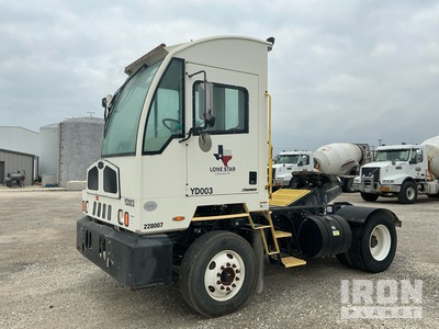 2019 Autocar ACTT42 4x2 Spotter Truck