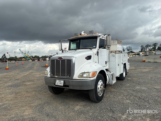 2006 Peterbilt 335 4x2 Service Truck