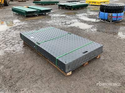 Quantity of (12) Ground Protection Mats 地上サポート機器 - その他 (Unused)