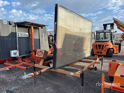 2016 Work Area Production SMC2000FM Solar Tablero de publicaciones