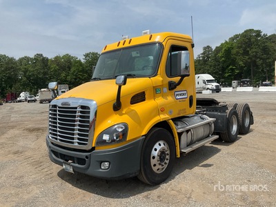2019 Freightliner Cascadia 113 6x4 T/A Dagcabine Trekker