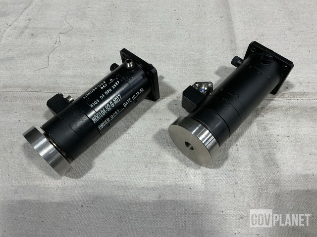 (1) Artus 10423 Engine Tachometer & (1) Artus 10768 Engine Tachometer