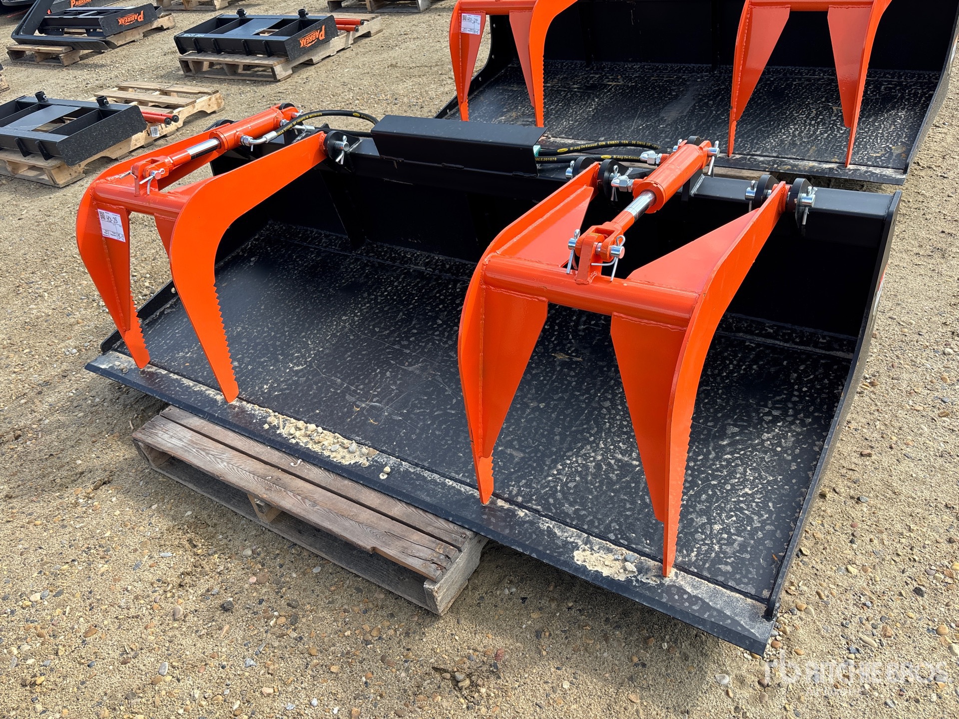 2026 PABREAK GB232 80 in Skid Steer Grapple Bucket (Unused)