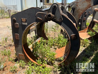 Wicker Machine WVSQ L60 60 in Wheel Loader Grapple - Fits Volvo L60H