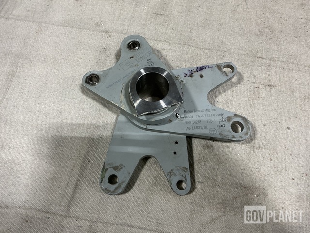 Boeing 74A671204-1001 Aircraft Hinge