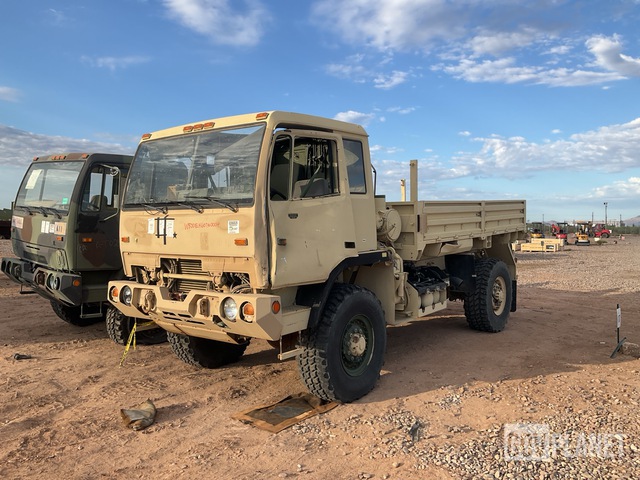 2002 Stewart & Stevenson M1078A1 LMTV 4x4 Cargo Truck