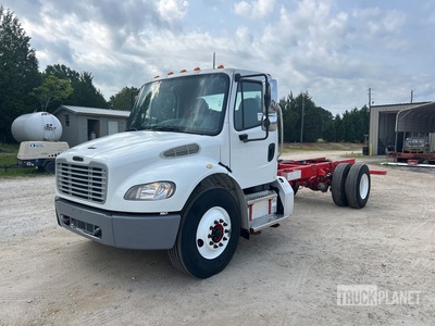 2016 Freightliner M2 4x2 Cab and Chassis