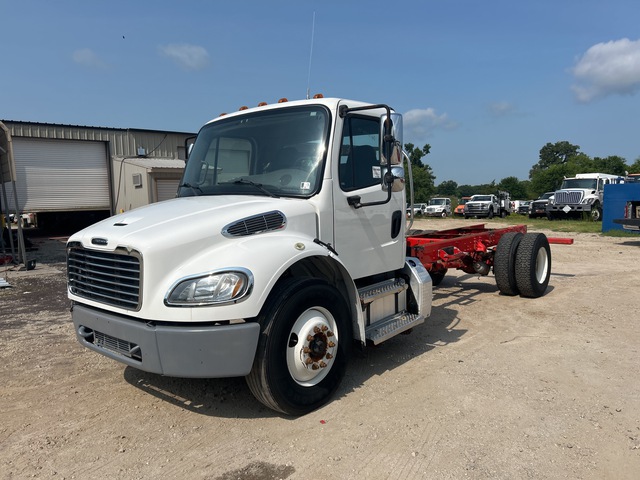 2016 Freightliner M2 106 4x2 Cab and Chassis