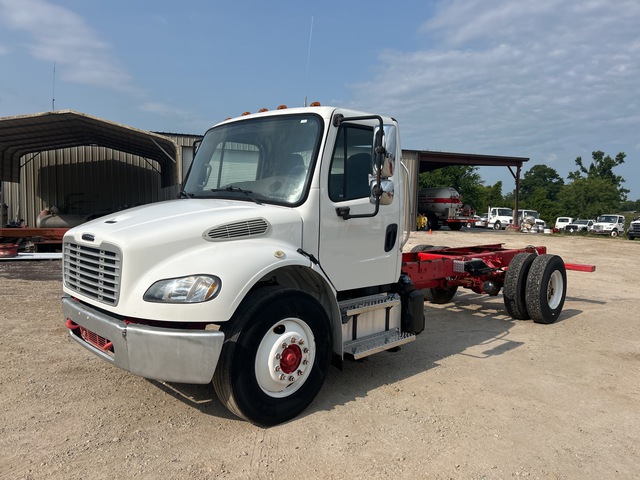 2015 Freightliner M2 106 4x2 Cab and Chassis