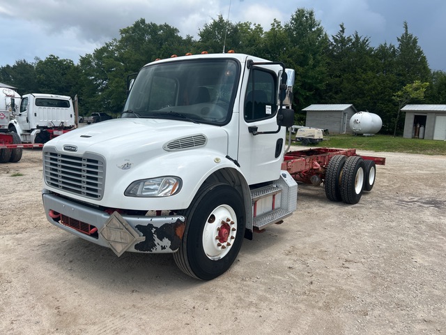 2015 Freightliner M2 106 4x2 Cab and Chassis