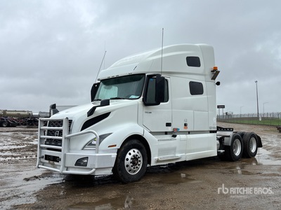 2020 Volvo VNL64T-300 6x4 T/A Sleeper Truck Tractor