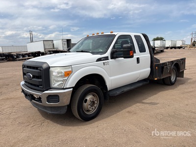 2015 Ford F-350 XL 4x2 Extended Cab Flatbed Truck