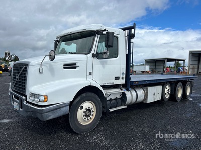 2016 Volvo VHD 8x4 Camión Caja Abierta