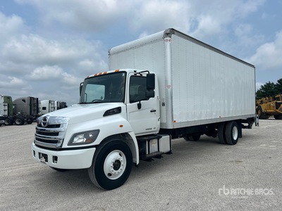 2020 Hino 268 4x2 Camion fourgon