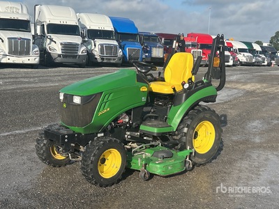 2020 John Deere 2025R 4WD tractor utilitario