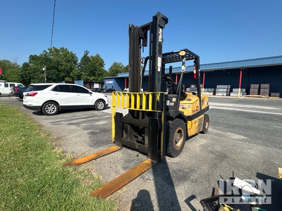 2006 Yale GDP100MJNPBV110 9500 lb Pneumatic Tire Forklift (Inoperable)
