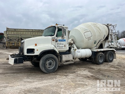 2005 International PayStar 5600i 6x4 Camion hormigonera
