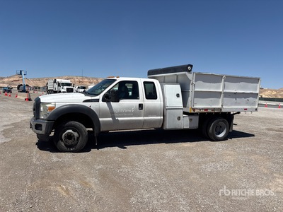 2015 Ford F-450 XL 4x2 Crew Cab Autocarro ribaltabile con pianale fisso