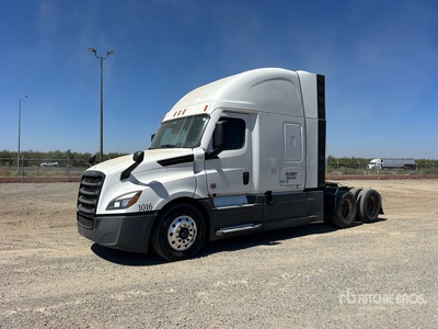 2023 Freightliner Cascadia 126 6x4 T/A Sleeper Truck Tractor