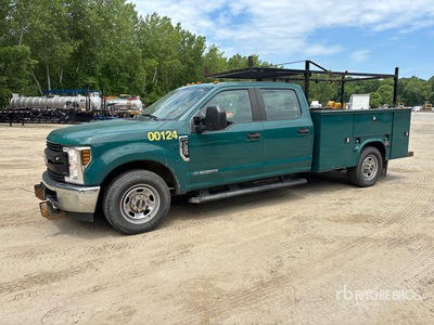 2019 Ford F-350 XL 4x2 Crew Cab Camión Utilitario