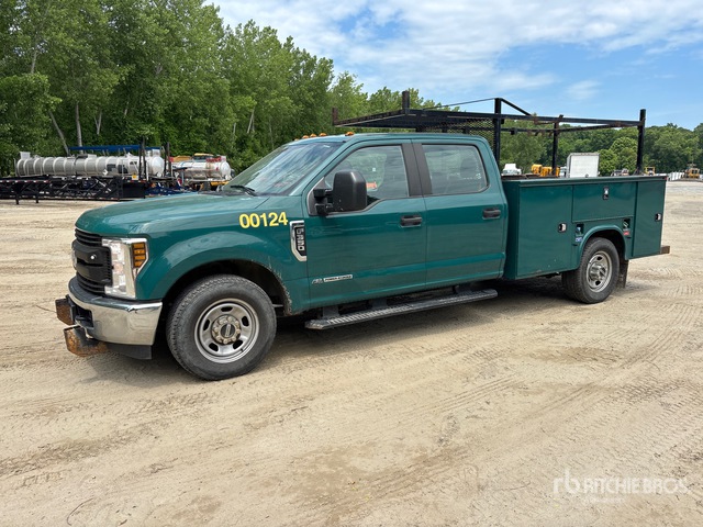 2019 Ford F-350 XL 4x2 Crew Cab Utility Truck