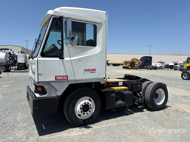2015 Kalmar T2 4x2 Spotter Truck