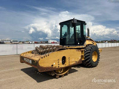 2003 Cat CP663E Compacteur à tambour à pieds dameurs