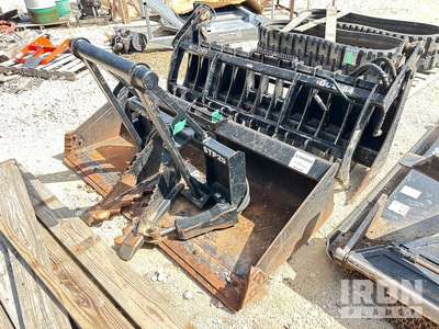 Quantity of (1) Land Pride AP-SGC2084 Claw Grapple & (1) Land Pride AP-STP25 Tree/Post Puller ملحقات معدة الحمل الصغيرة المجنزرة المتنوعة