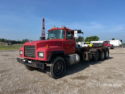 1998 Mack RD688S 8x4 Camión Portacontenedores