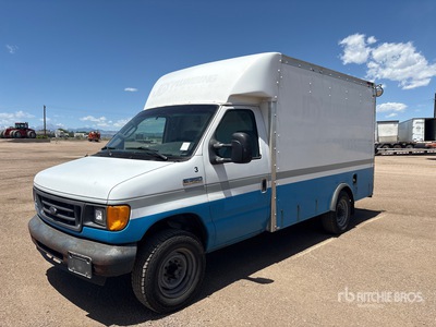 2006 Ford E-350 Furgoneta caja cerrada