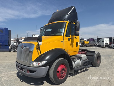 2013 International TranStar 8600 4x2 トラックトラクター(S/A)