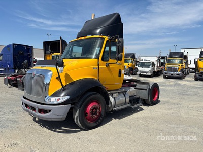 2013 International TranStar 8600 4x2 トラックトラクター(S/A)