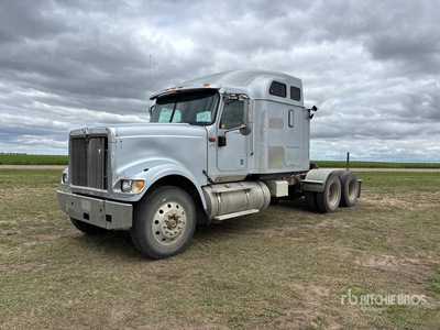 2002 International 9900i Ciągnik siodłowy T/A z kabiną sypialną