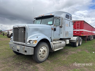 2002 International 9900i T/A Sleeper Truck Tractor