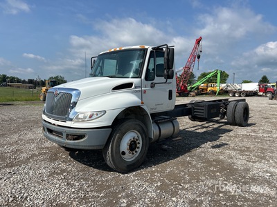 2014 International 4300 4x2 Cabina y chasis