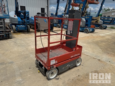 2017 Skyjack SJ16 Elevador vertical