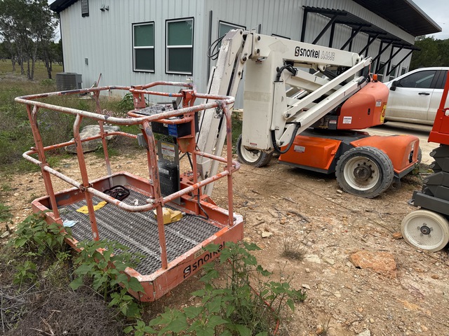 2016 Snorkel A46JE 2WD Electric Articulating Boom Lift 2016 Snorkel A46JE 2WD Electric Articulating Boom Lift