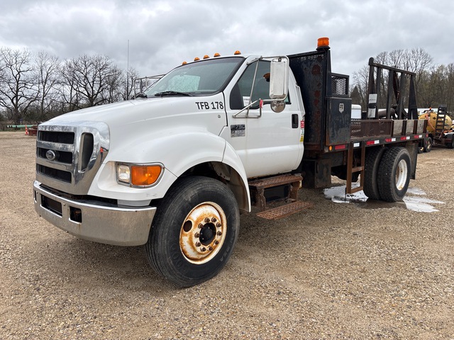 2006 Ford F-750 XL 4x2 Reel Truck