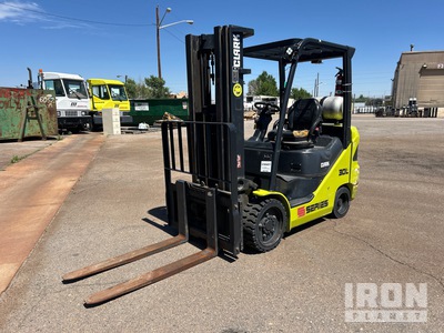 Clark S30c 5450 lb Cushion Tire Carrelli Elevatori