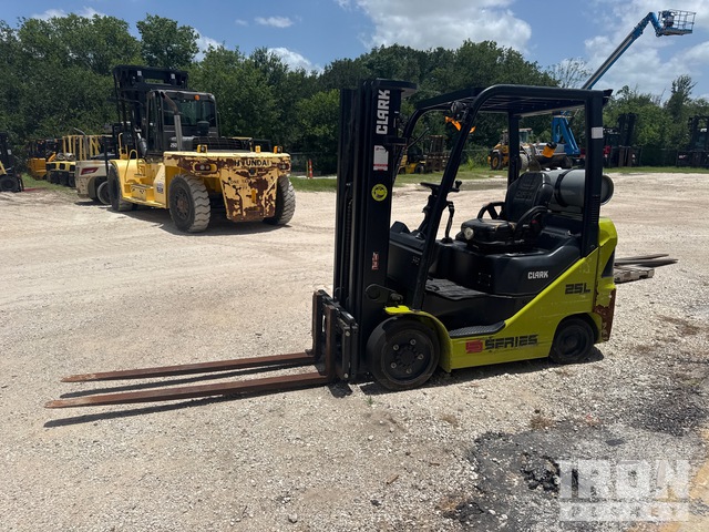2018 Clark S25CL 4750 lb Cushion Tire Forklift