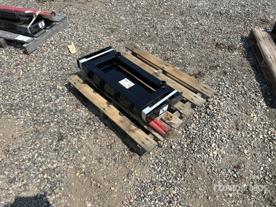 2026 GIYI GY-HF47 Fits mini skid steer Skid Steer Bale Spear (Unused)