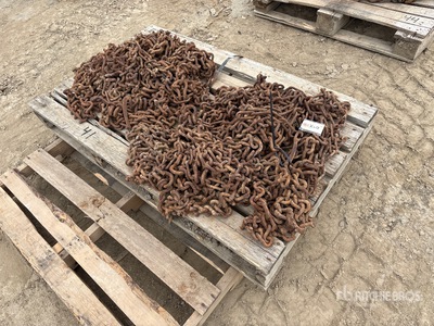 Quantity of (2) 136X28 Tire Chain Set