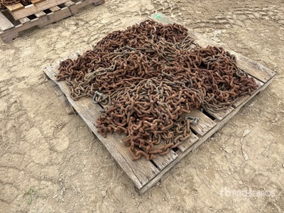 Quantity of (2) 142X40 Tire Chain Set