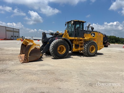 2022 John Deere 744L Wheel Loader
