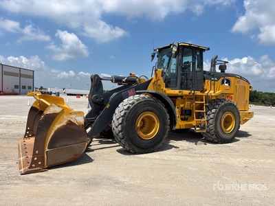 2022 John Deere 744L Wheel Loader