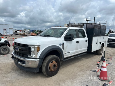 2019 Ford F-450 4x4 Crew Cab شاحنة متعددة الاغراض